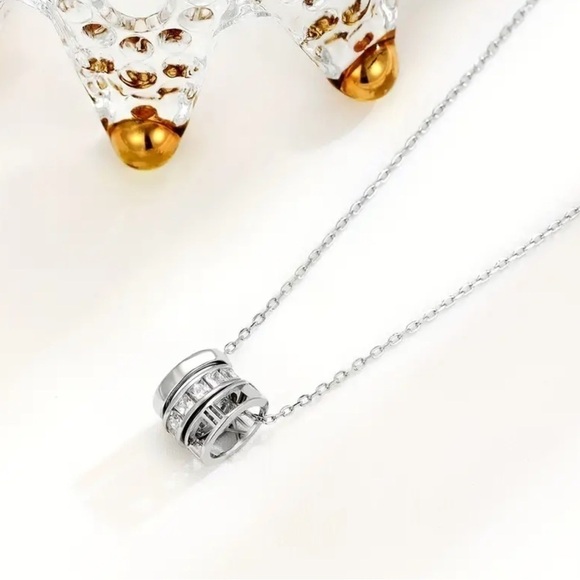 S925 Sterling Silver Minimalist Zircon Three-Ring Circle Pendant Necklace - Picture 6 of 9